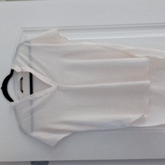 Too small - Picture 1 of 1